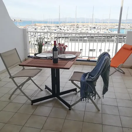 Estudi Nautic Port La Clota *
